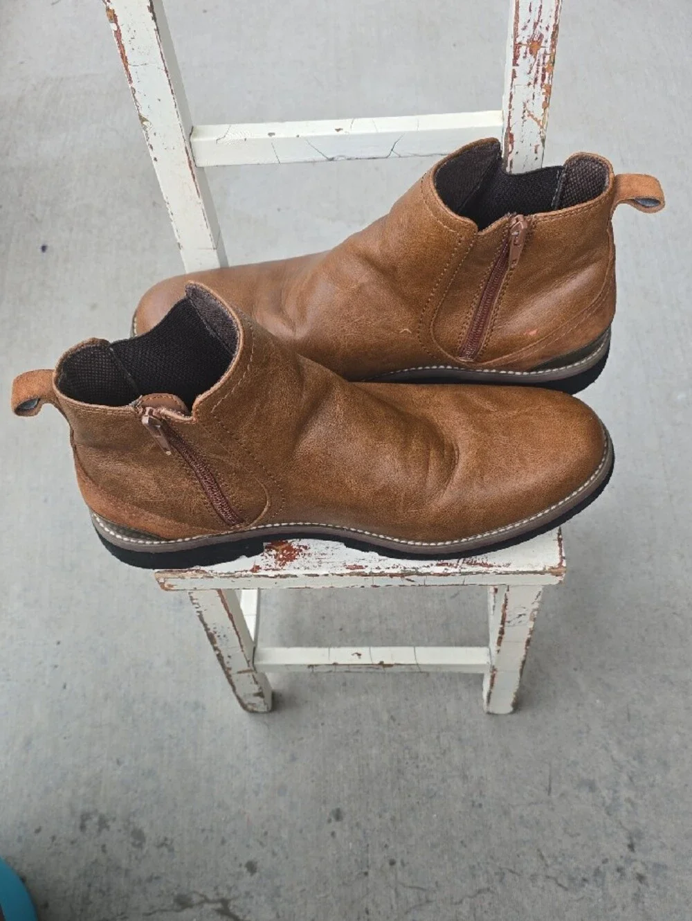 Men's Tan Chelsea Boots - Classic Pull-On Casual 10.5
